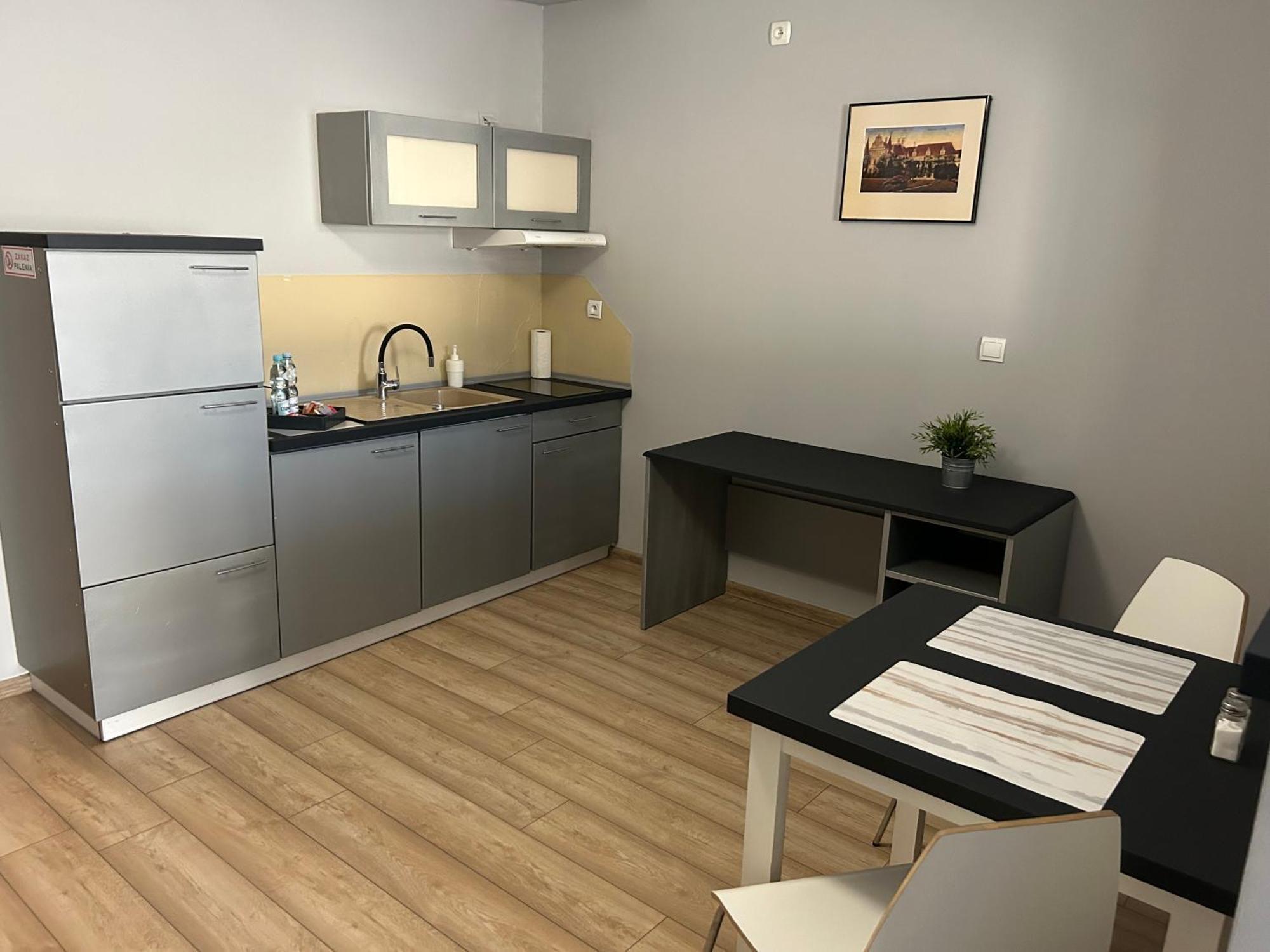 H-T-L Apartamenty Junior Nowa Sol Exterior photo