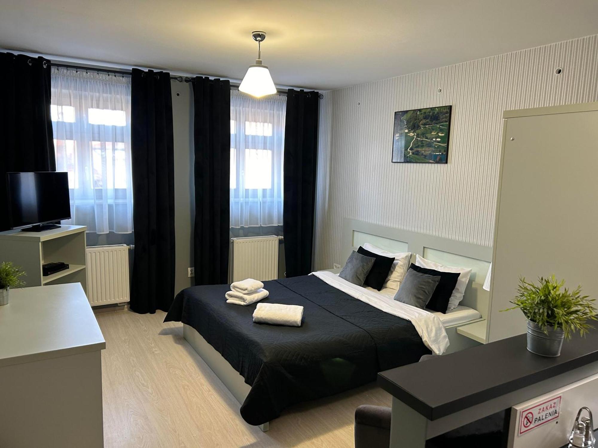 H-T-L Apartamenty Junior Nowa Sol Exterior photo