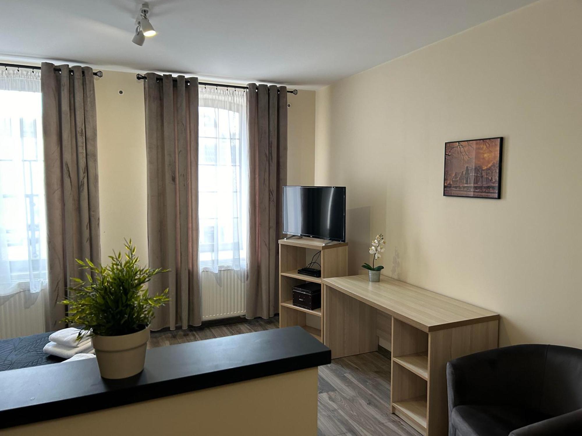 H-T-L Apartamenty Junior Nowa Sol Exterior photo